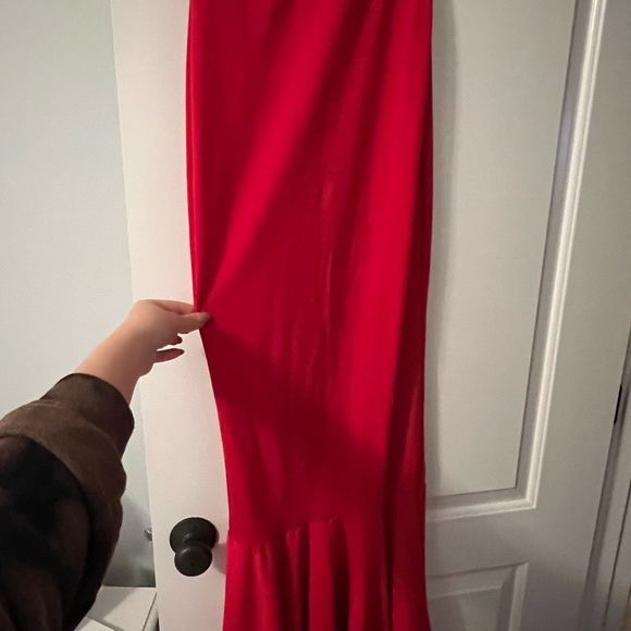 PrettyLittleThing Red Dress - Picture 3 of 9